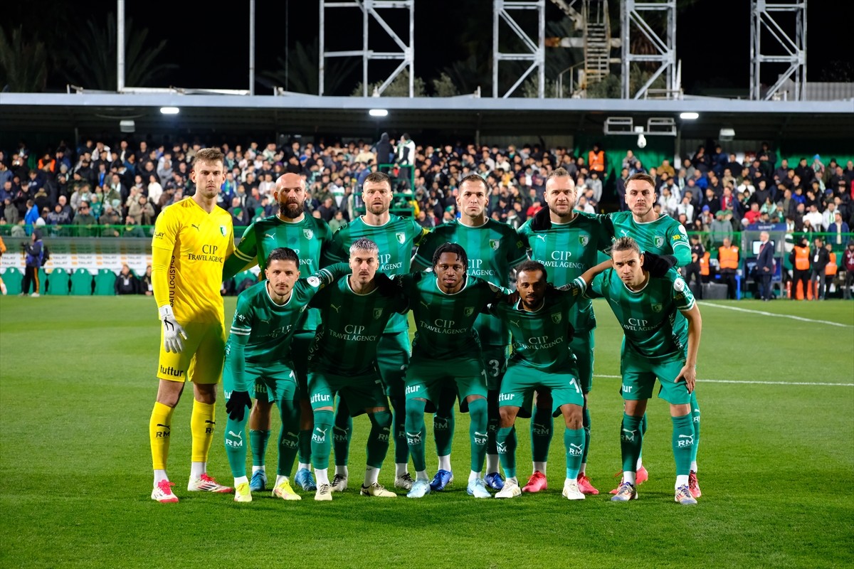 Trendyol Süper Lig'in 23. haftasında Sipay Bodrum FK ile Göztepe Bodrum İlçe Stadyumu’nda...