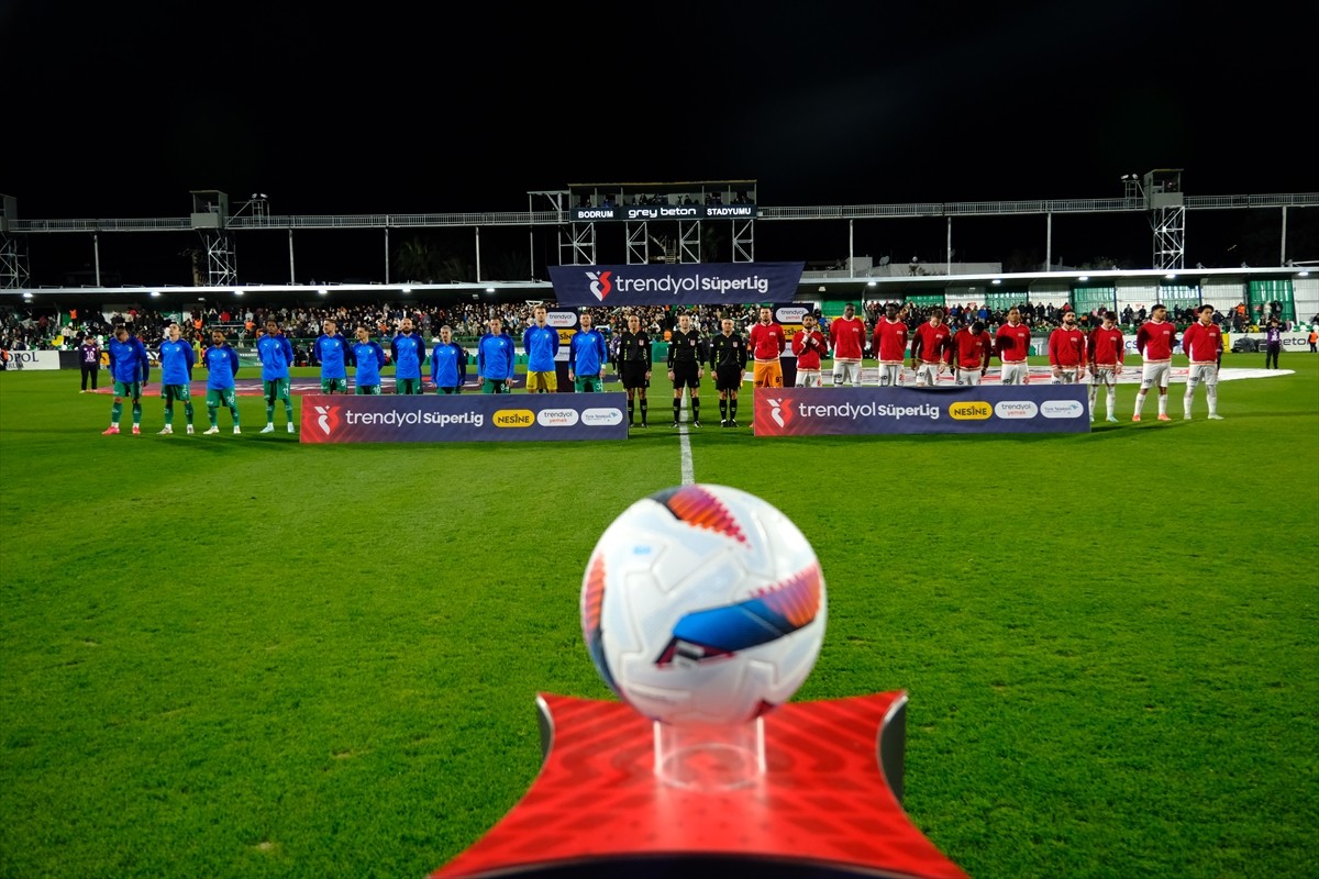 Trendyol Süper Lig'in 23. haftasında Sipay Bodrum FK ile Göztepe Bodrum İlçe Stadyumu’nda...