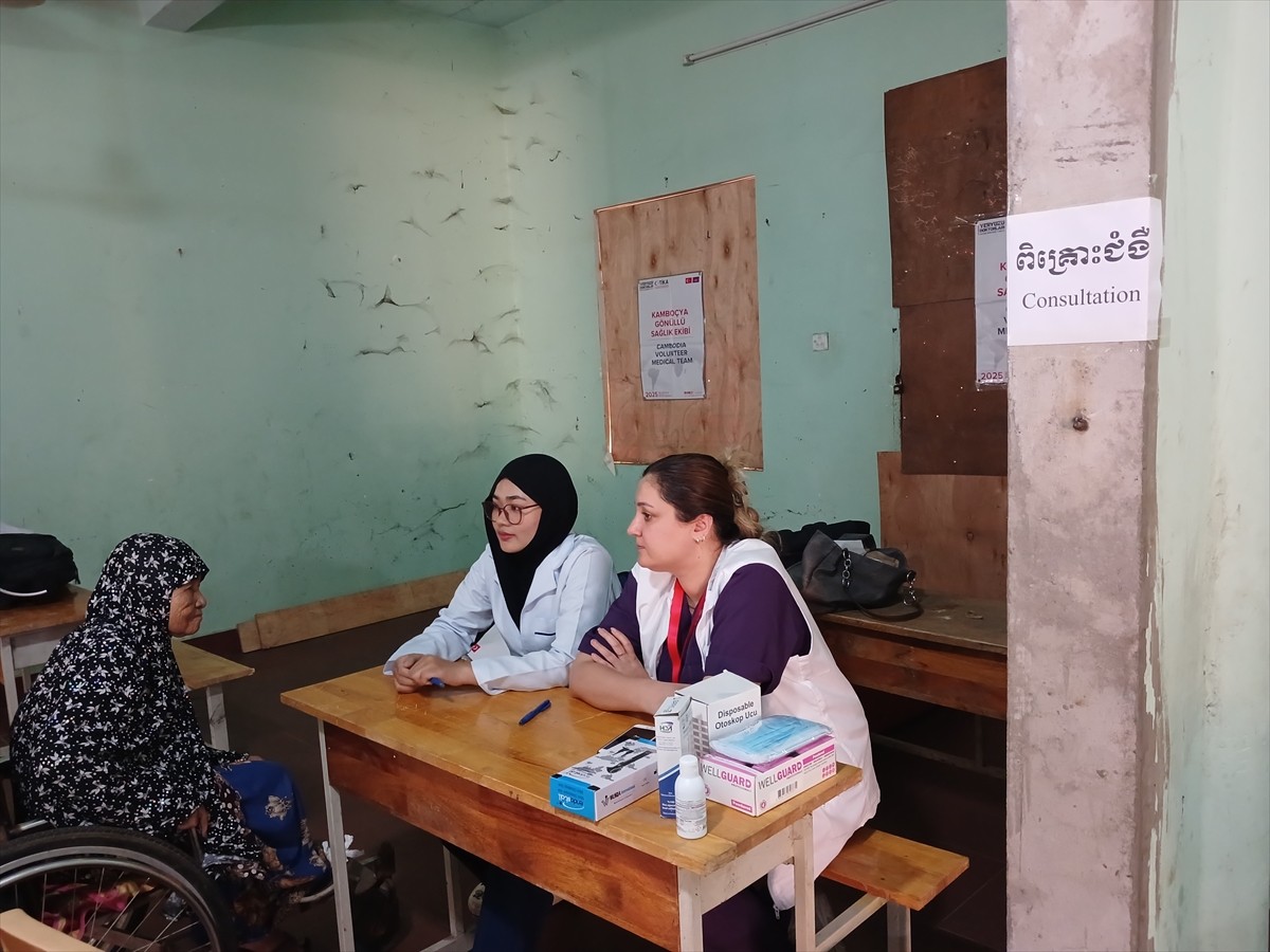 Türk İşbirliği ve Koordinasyon Ajansı Başkanlığı (TİKA) ve Yeryüzü Doktorları, Kamboçya’da sağlık...