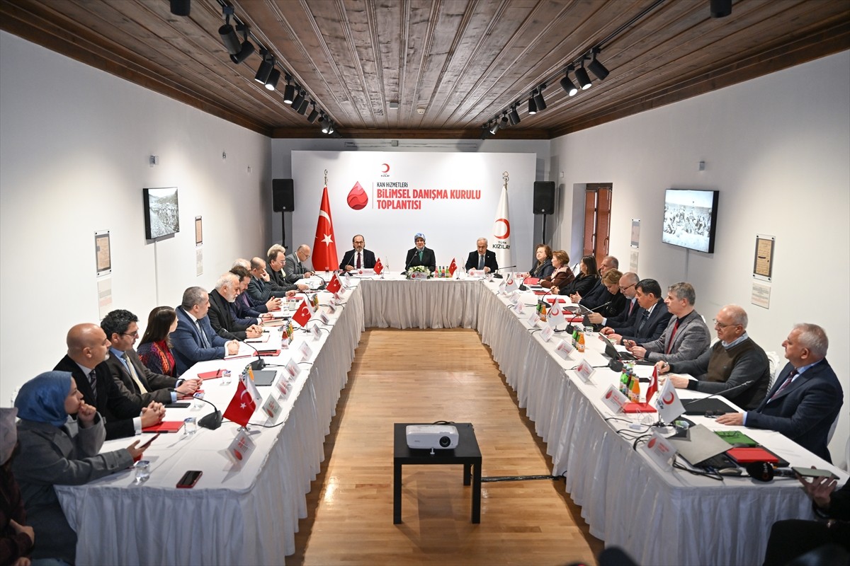 Türk Kızılay Genel Başkanı Fatma Meriç Yılmaz,  Renda Köşkü'nde yapılan Türk Kızılay Kan...