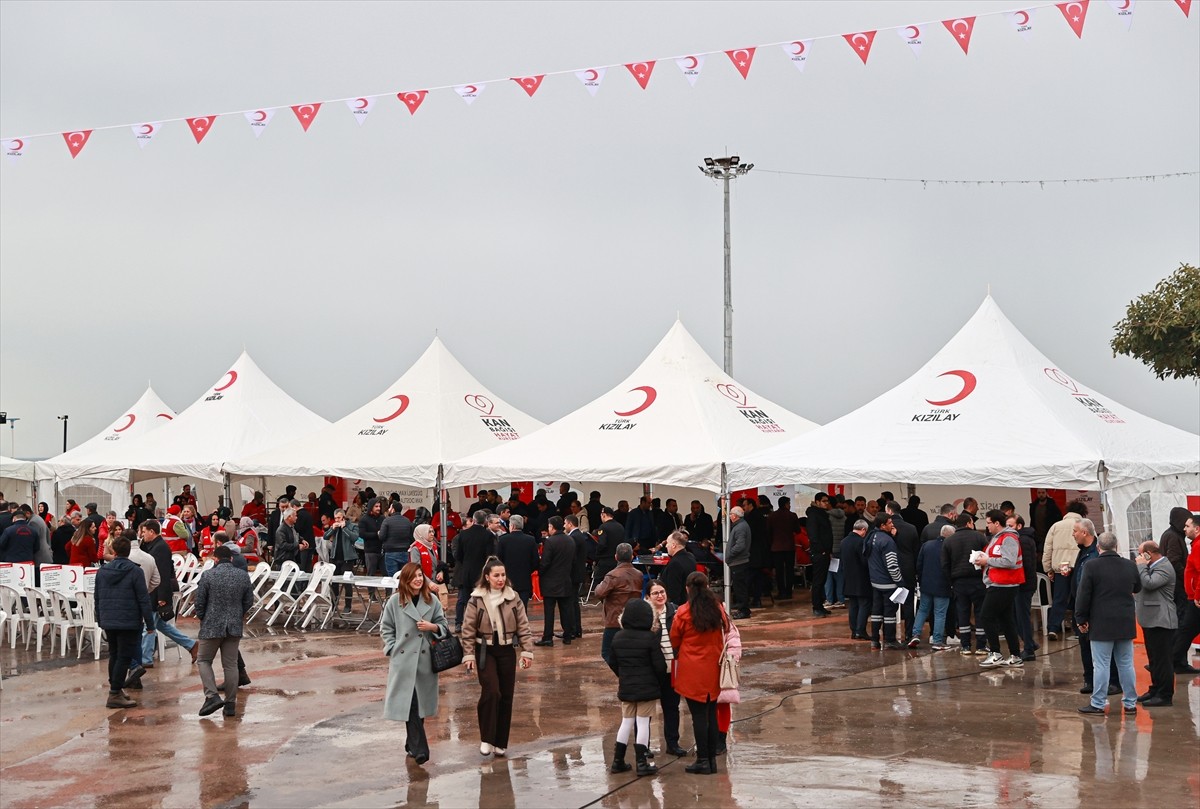 Türk Kızılay Mersin Kan Bağışı Merkezi tarafından Mersin Valiliği himayesinde organize edilen...