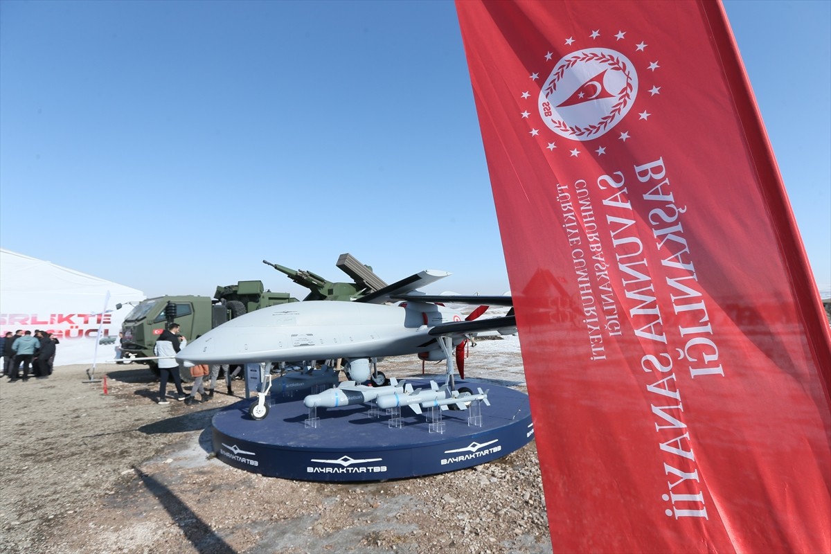 Türk Silahlı Kuvvetlerinin (TSK) Kars'ta düzenlediği "Kış Tatbikatı-2025" kapsamında açılan...