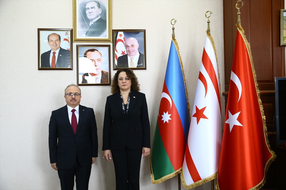 Türkiye'nin Bakü Büyükelçisi Birol Akgün (solda), Kuzey Kıbrıs Türk Cumhuriyeti (KKTC) Bakü...