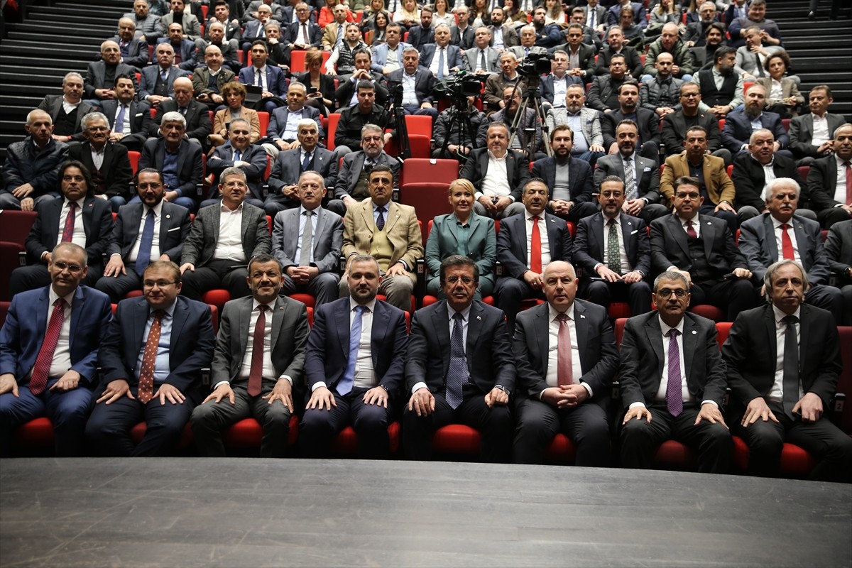 Türkiye Cumhuriyet Merkez Bankası (TCMB) Başkanı Fatih Karahan (sağ 5), Denizli'de Nihat Zeybekci...