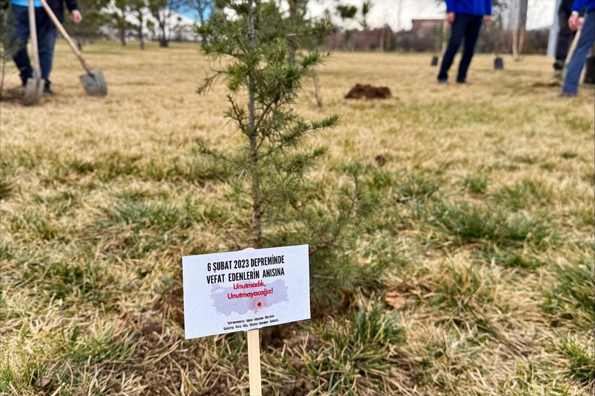 Türkiye Diyanet Vakfı (TDV) mensupları, Kahramanmaraş merkezli 6 Şubat depremlerinde hayatını...