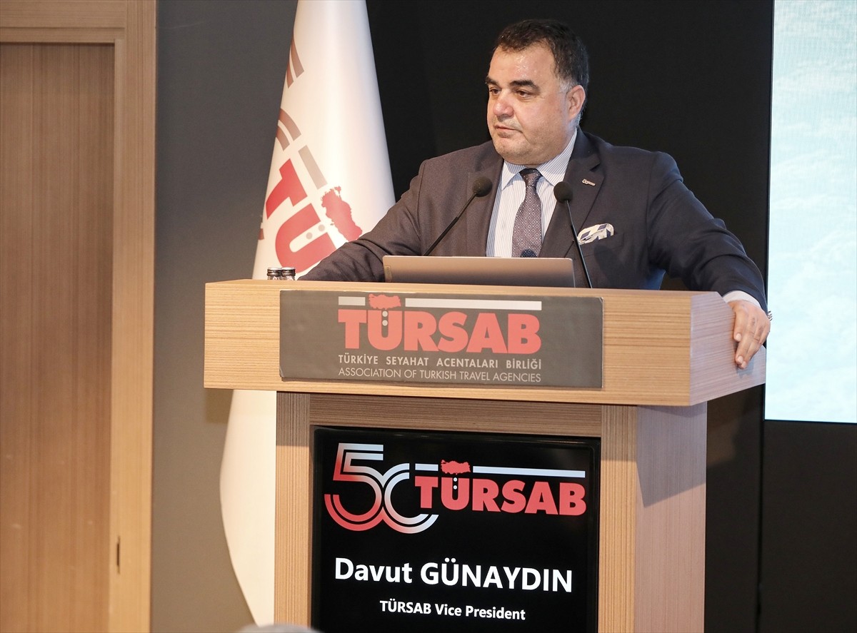 Türkiye Seyahat Acentaları Birliği (TÜRSAB) Başkan Yardımcısı Davut Günaydın, açıklamalarda...