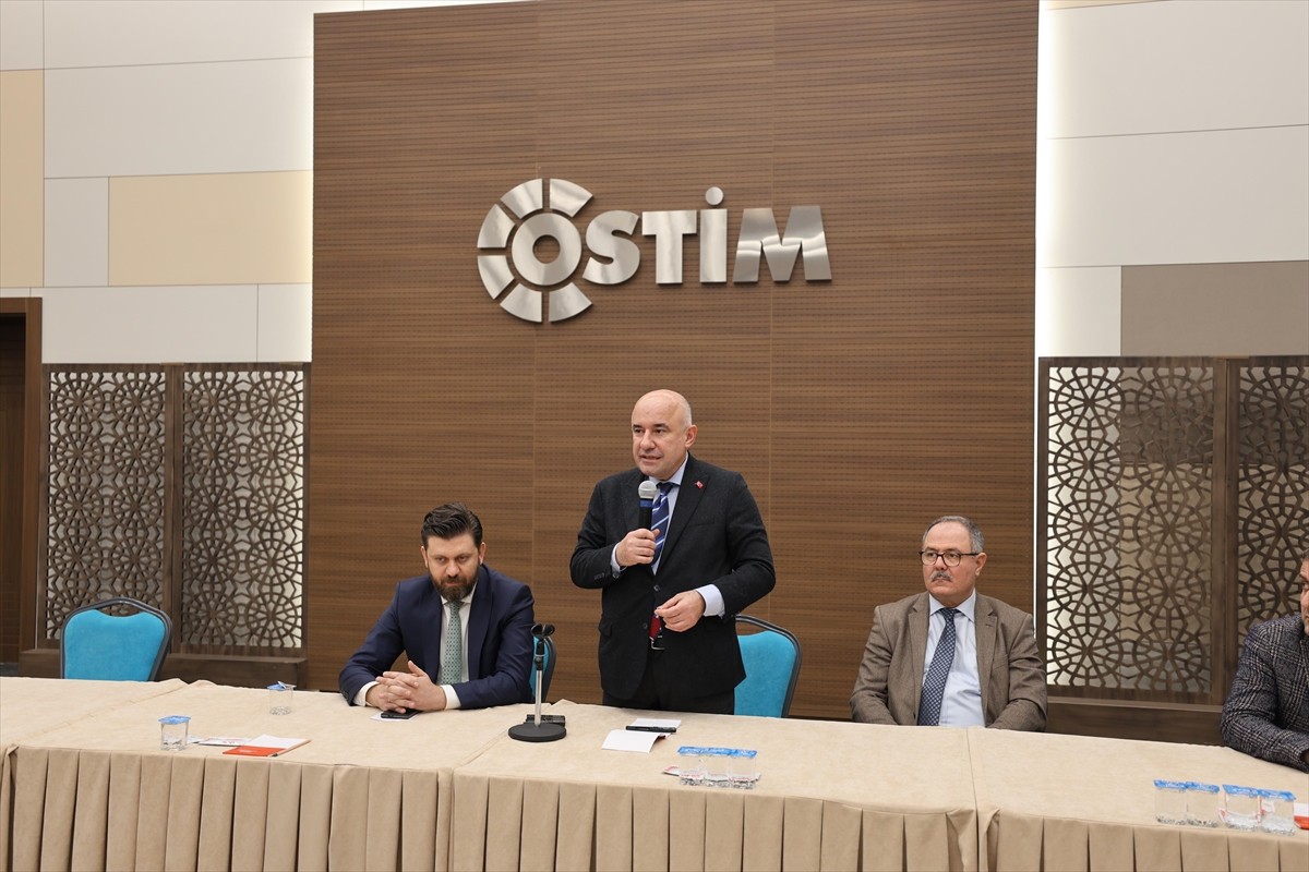 ULAK Haberleşme AŞ Genel Müdürü ve HTK Yönetim Kurulu Başkanı Ruşen Kömürcü, OSTİM'de düzenlenen...