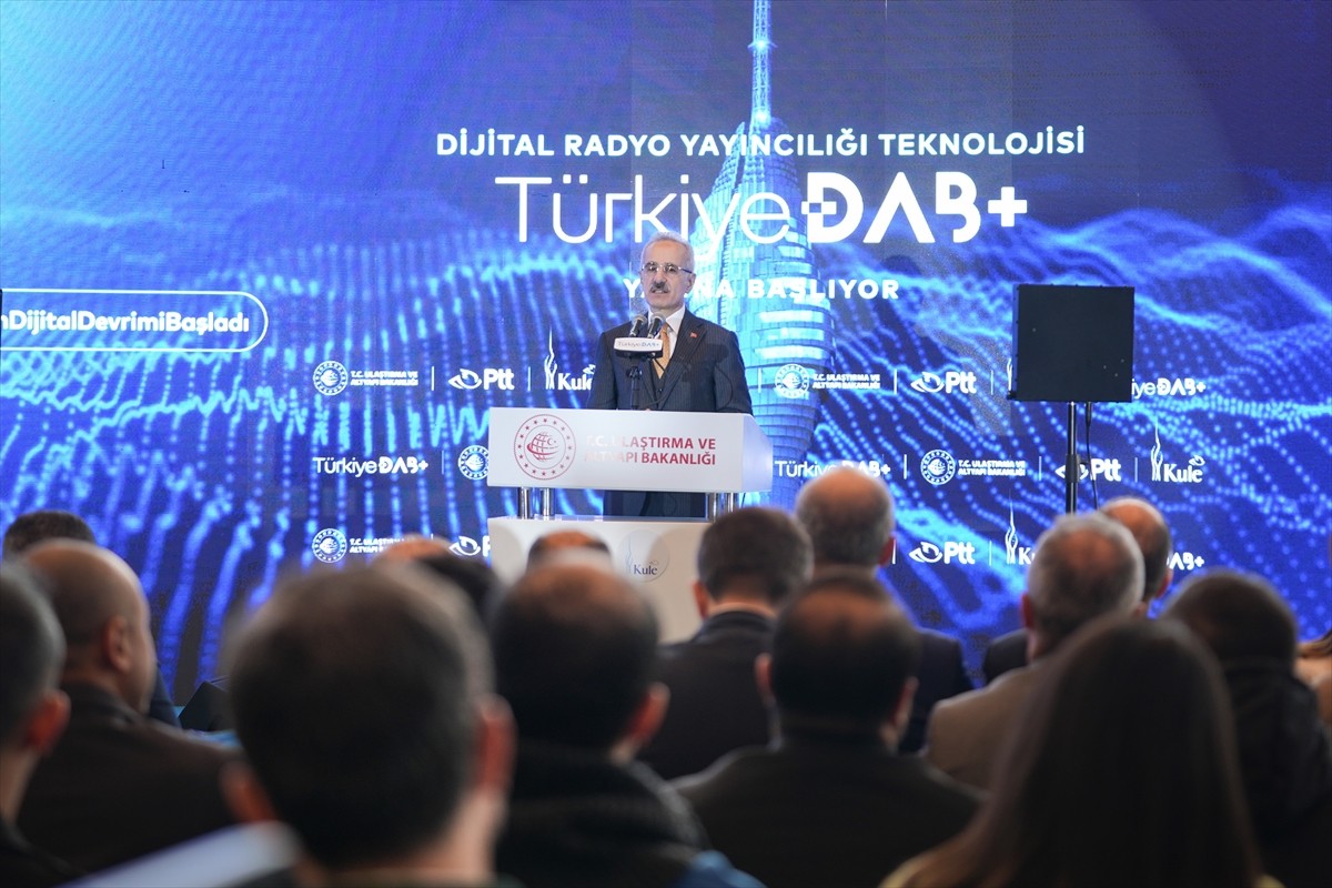 Ulaştırma ve Altyapı Bakanı Abdulkadir Uraloğlu, İstanbul Çamlıca Kulesi'nde düzenlenen "Dijital...