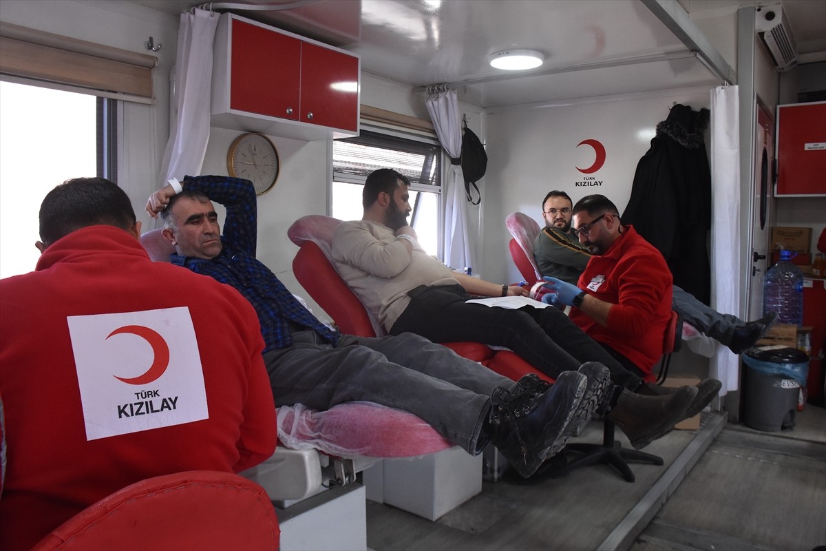 Van İl Milli Eğitim Müdürlüğü ve Türk Kızılayın yürüttüğü "Okulumda 'KANpanya Var" etkinliği...