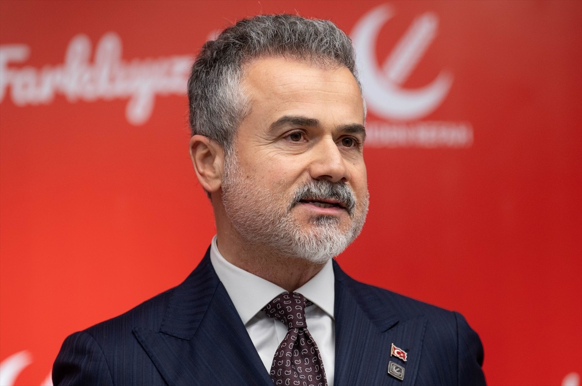 Yeniden Refah Partisi Genel Başkan Yardımcısı Suat Kılıç, partisinin Merkez Yürütme Kurulu (MYK)...