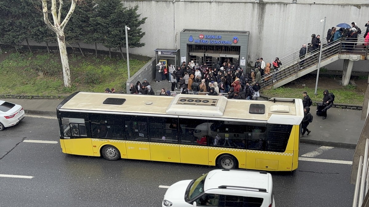 Yenikapı-Atatürk Havalimanı ile Kirazlı Metro Hattı'nın Otogar istasyonunda başlatılan "viyadük...