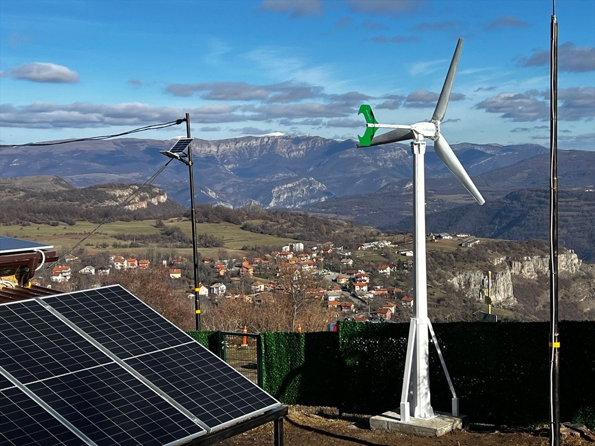 Yeşil ve sürdürülebilir unsuruyla yenilenebilir enerjinin en büyük payından biri olan rüzgar...