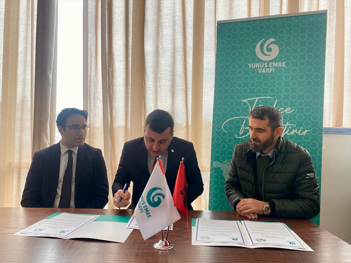 Yunus Emre Enstitüsü (YEE) ve Arnavutluk'un Dıraç şehrindeki Hafiz Ali Podgorica Okulu arasında...