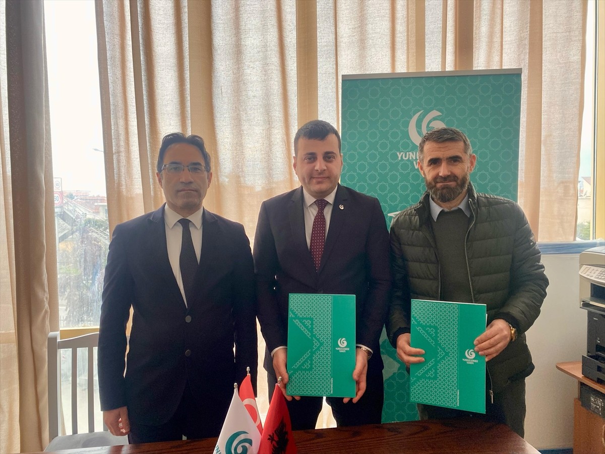 Yunus Emre Enstitüsü (YEE) ve Arnavutluk'un Dıraç şehrindeki Hafiz Ali Podgorica Okulu arasında...