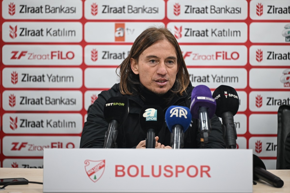 Ziraat Türkiye Kupası C Gurubu ikinci maçında Galatasaray'a 4-1 yenilen Geosis Boluspor'un teknik...