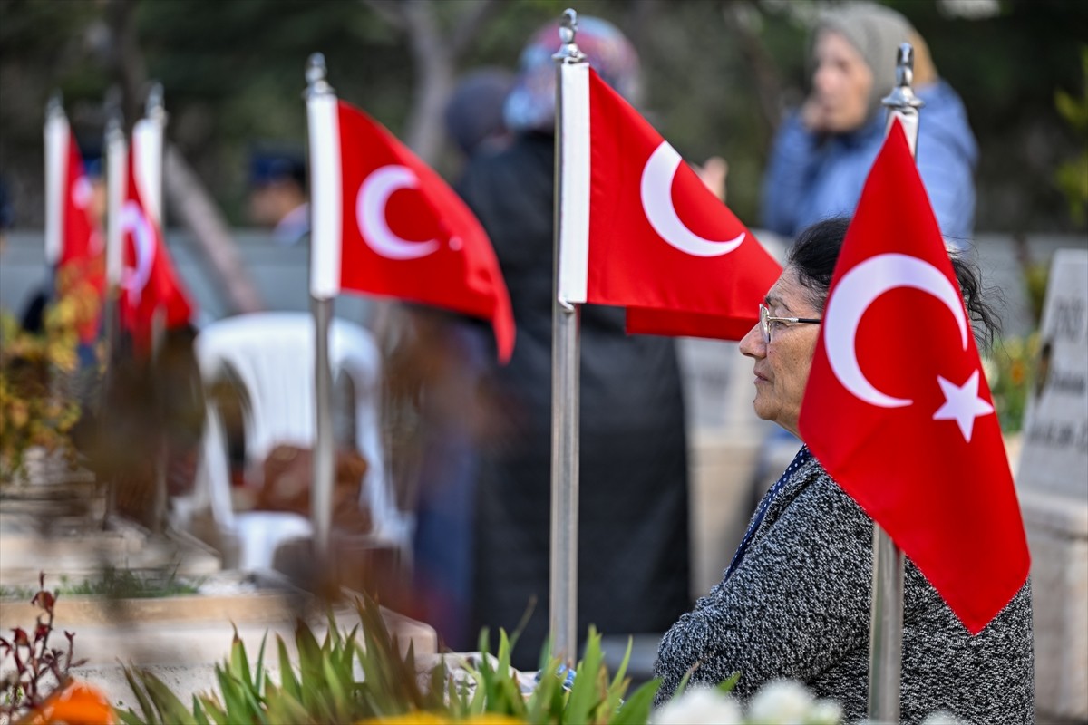 18 Mart Şehitleri Anma Günü ve Çanakkale Deniz Zaferi'nin 110'uncu yıl dönümü nedeniyle Cebeci...