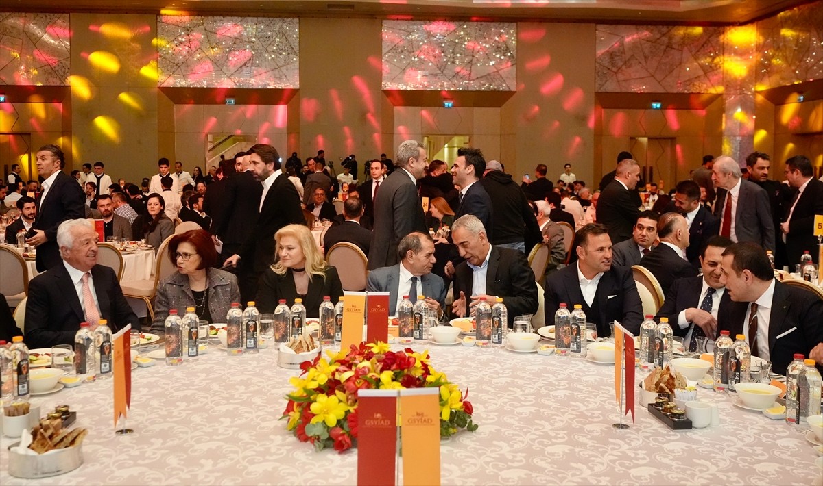 1905 Galatasaraylı Yönetici ve İş İnsanları Derneğinin (1905 GSYİAD) iftar yemeği Hotel Raffles...