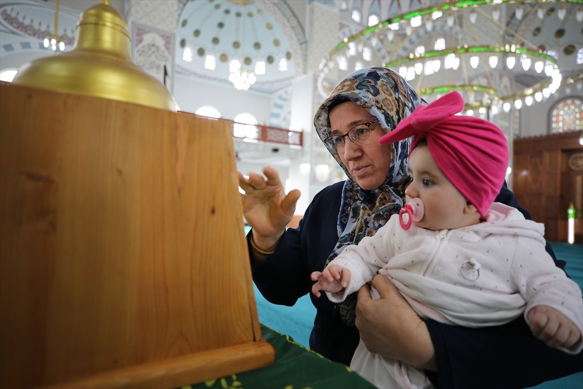Adıyaman'da ramazan dolayısıyla Sakal-ı Şerif ziyarete açıldı.
