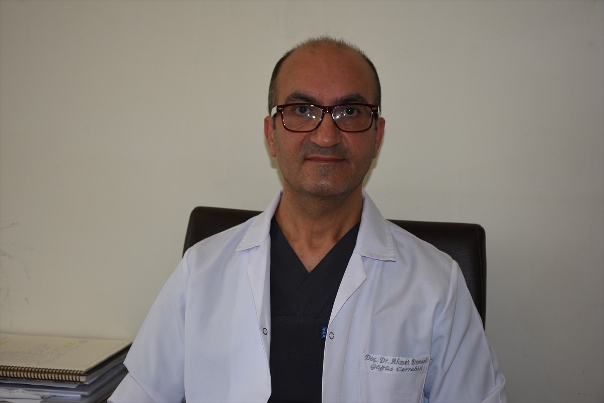 Afyonkarahisar'da bir kişinin iki dudağının arasında tuttuğu sırada yutunca akciğerine kaçan 12...