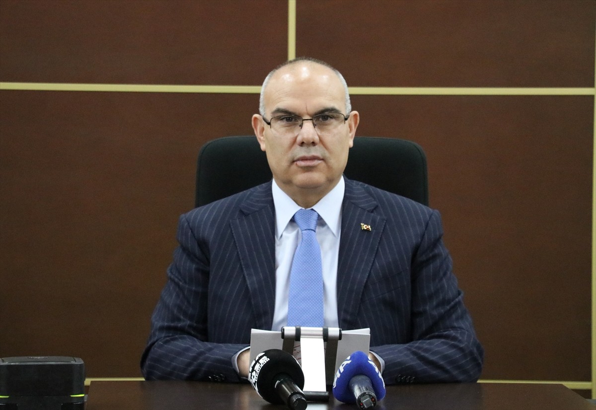 Ağrı'da, Valilik Toplantı Salonu'nda Vali Mustafa Koç (ortada) başkanlığında İl Emniyet Müdürü...