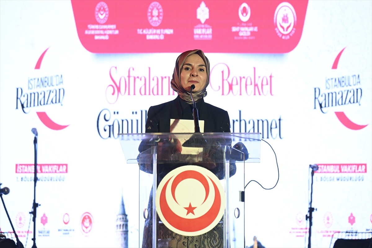 Aile ve Sosyal Hizmetler Bakanı Mahinur Özdemir Göktaş, Binbirdirek Sarnıcı'nda düzenlenen "Şehit...