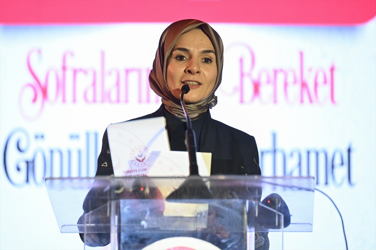 Aile ve Sosyal Hizmetler Bakanı Mahinur Özdemir Göktaş, Binbirdirek Sarnıcı'nda düzenlenen "Şehit...