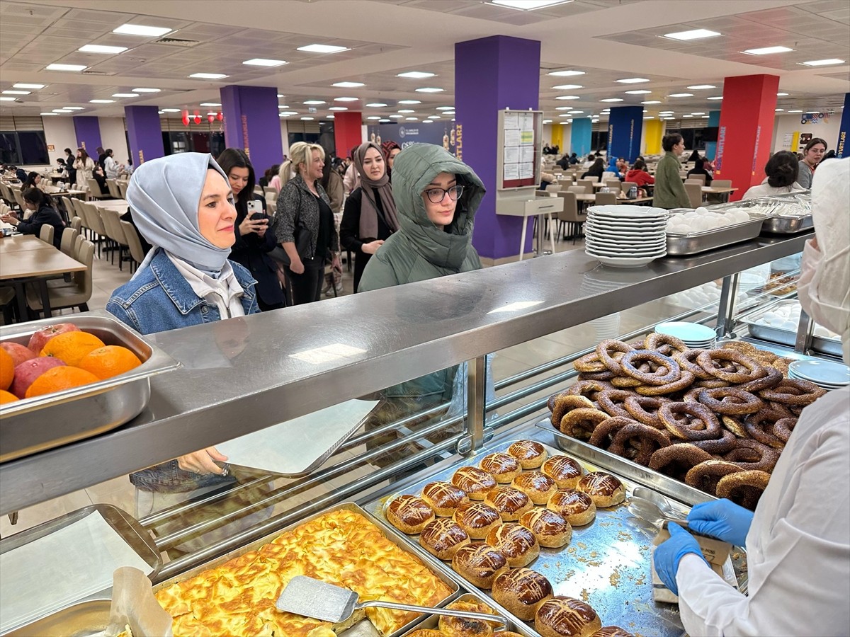 Aile ve Sosyal Hizmetler Bakanı Mahinur Özdemir Göktaş, Yüksek Öğrenim Kredi ve Yurtlar Kurumu...