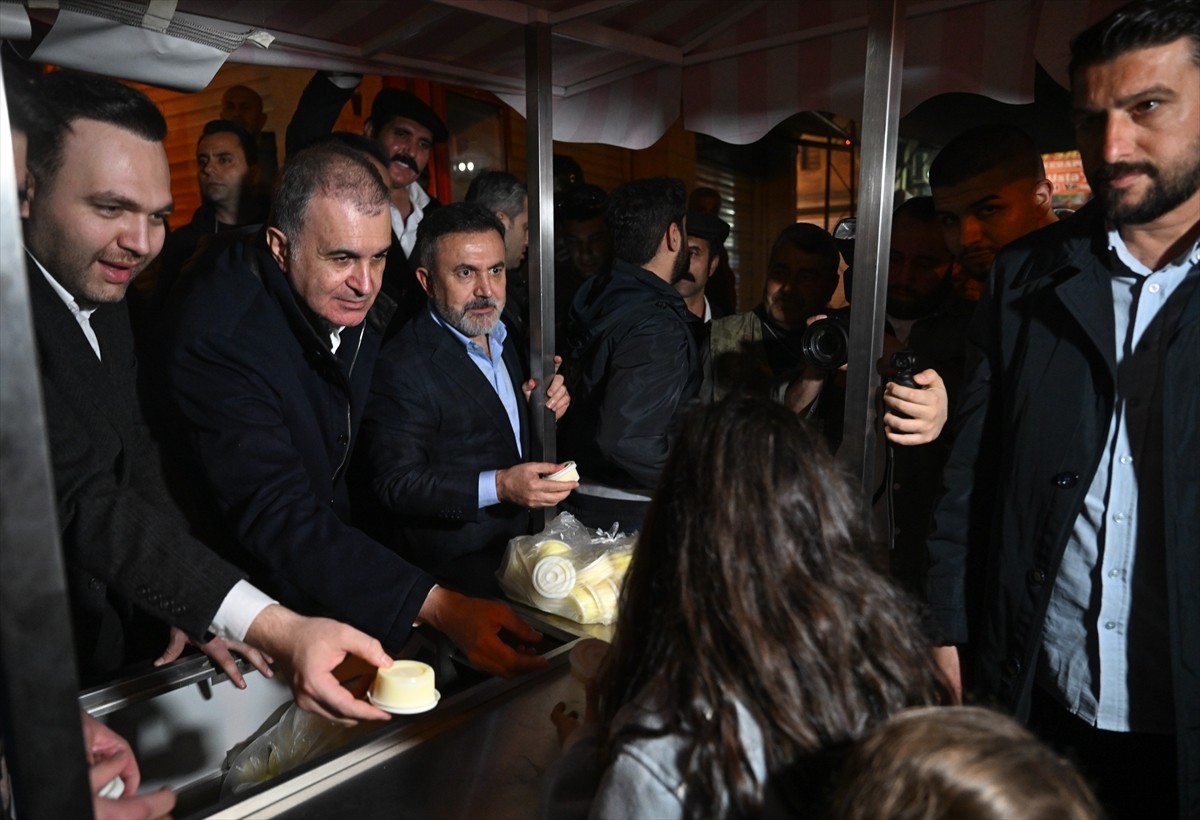 AK Parti Genel Başkan Yardımcısı ve Parti Sözcüsü Ömer Çelik, Adana'da partisinin Gençlik Kolları...