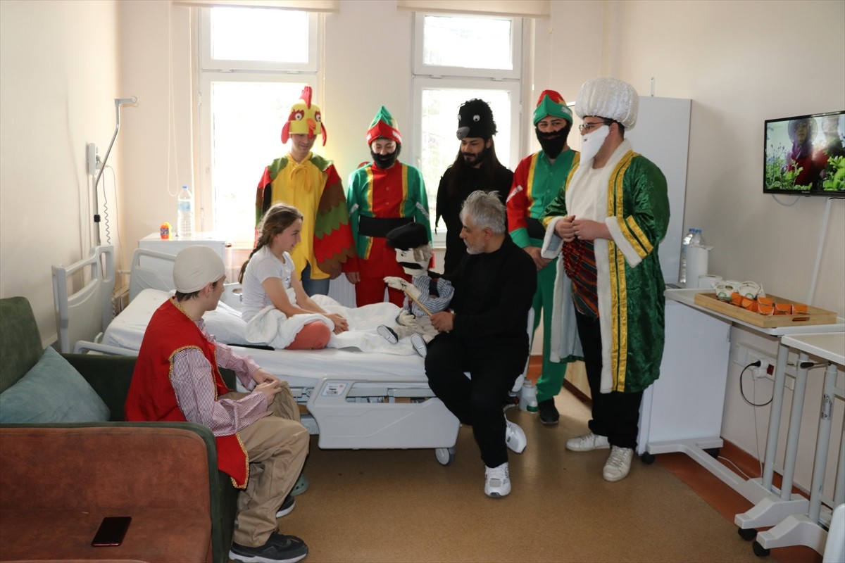  Amasya İl Müftülüğü personeli, hastanede tedavi sürecinde olan çocukları, Nasrettin Hoca...