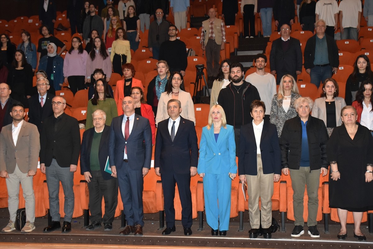 Antalya'da Kent Konseyi tarafından düzenlenen "21. Yüzyılda Antalya Çalıştayları" başladı.