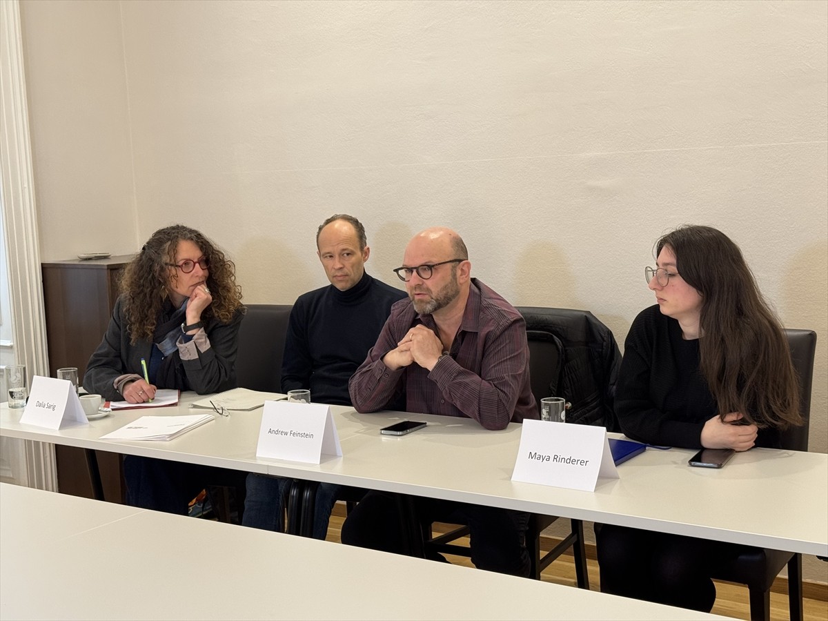 Avusturya'da bir grup siyonizm karşıtı Musevi, "Yahudiliğin siyonizm olmadığını ve Musevi kimliği...