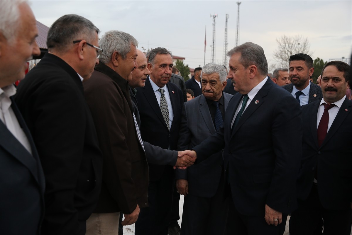 BBP Genel Başkanı Mustafa Destici, Eskişehir'in Günyüzü ilçesinde belediye tarafından kültür...