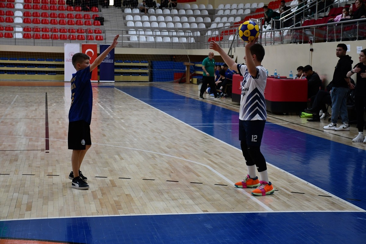 Bilecik'te Gençler-Yıldızlar Korfbol Karma Grup Müsabakaları düzenleniyor. İstasyon Spor...