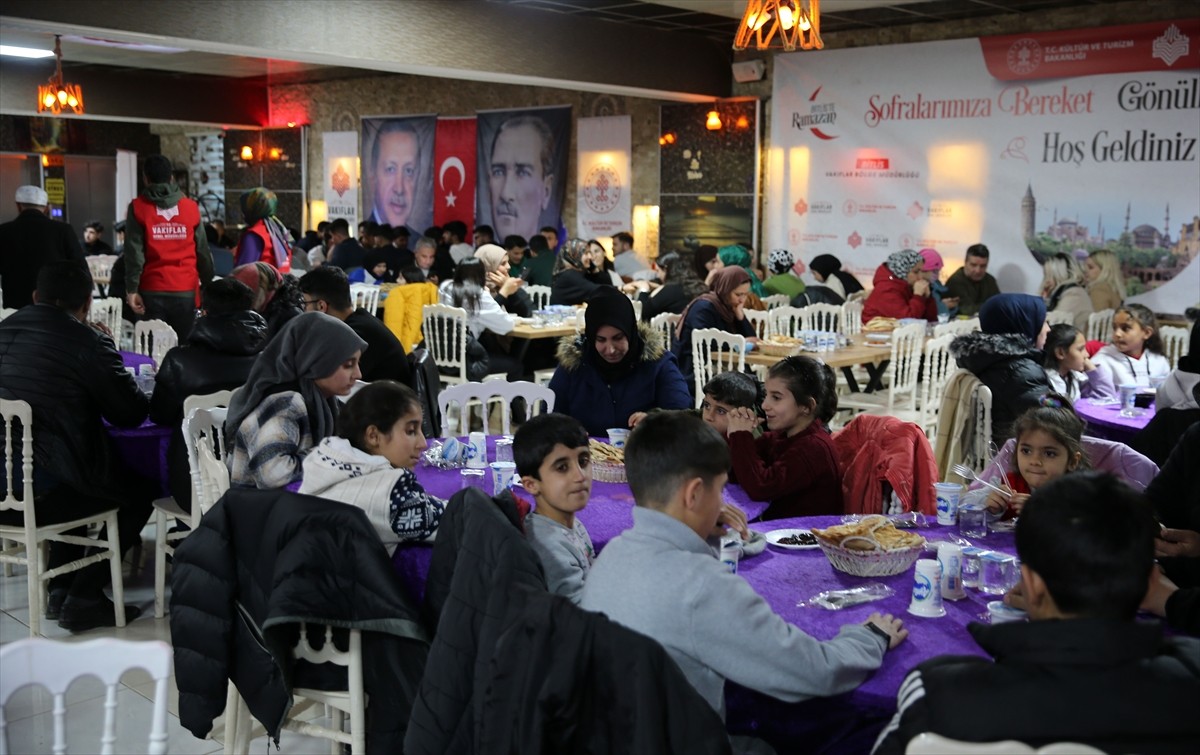 Bitlis Vakıflar Bölge Müdürlüğünce “Sofralarımıza Bereket, Gönüllerimize Merhamet” temasıyla...