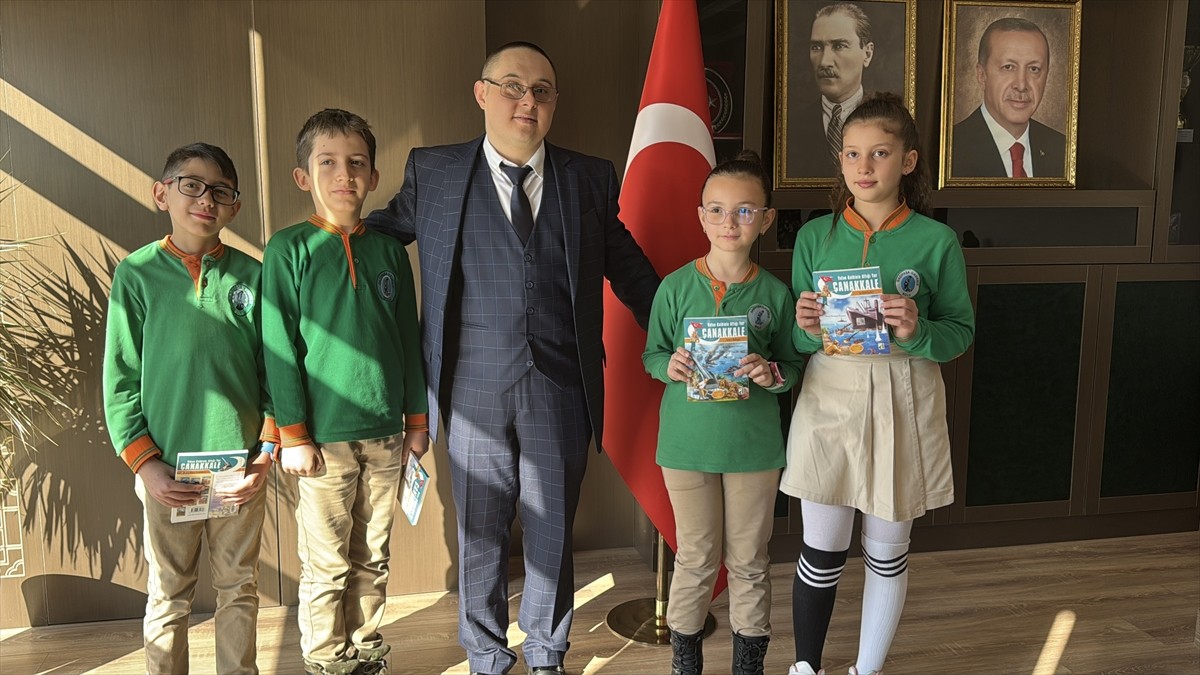 Bolu İl Milli Eğitim Müdürlüğü'nde görevli down sendromlu destek personeli Çağrı Özkoparan...