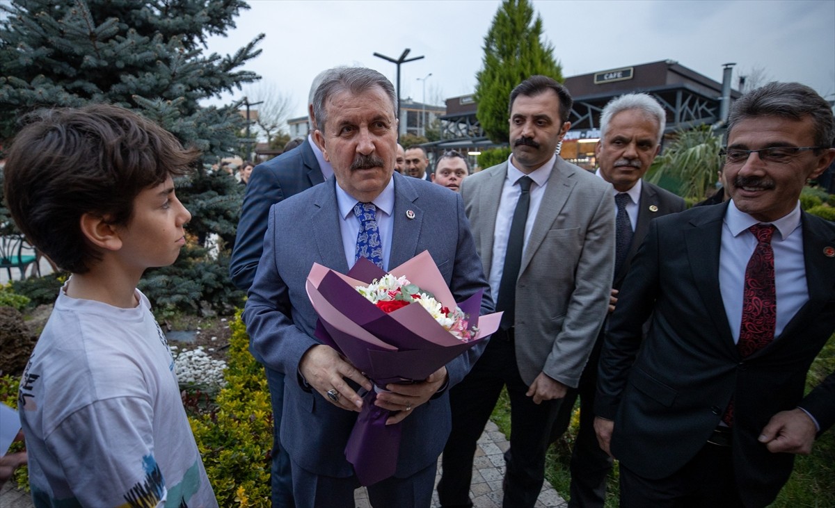 Büyük Birlik Partisi (BBP) Genel Başkanı Mustafa Destici, partisince Sakarya'nın Erenler ilçesinde...