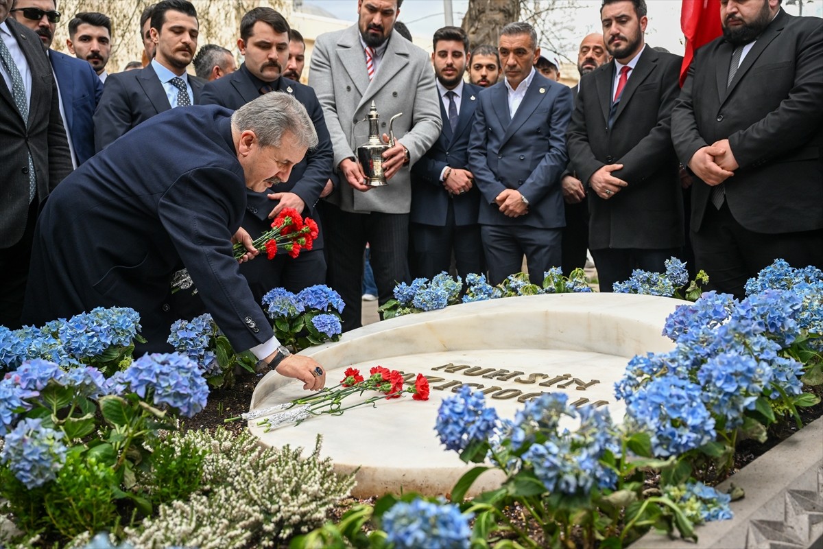 Büyük Birlik Partisi (BBP) Genel Başkanı Mustafa Destici, Ramazan Bayramı'nın 2. gününde...