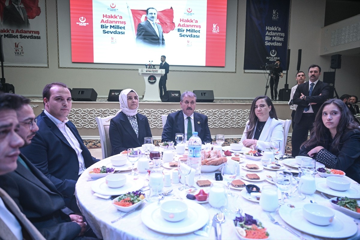 Büyük Birlik Partisi (BBP) Genel Başkanı Mustafa Destici (sağ 3), Altındağ Kültür Sarayı'nda...