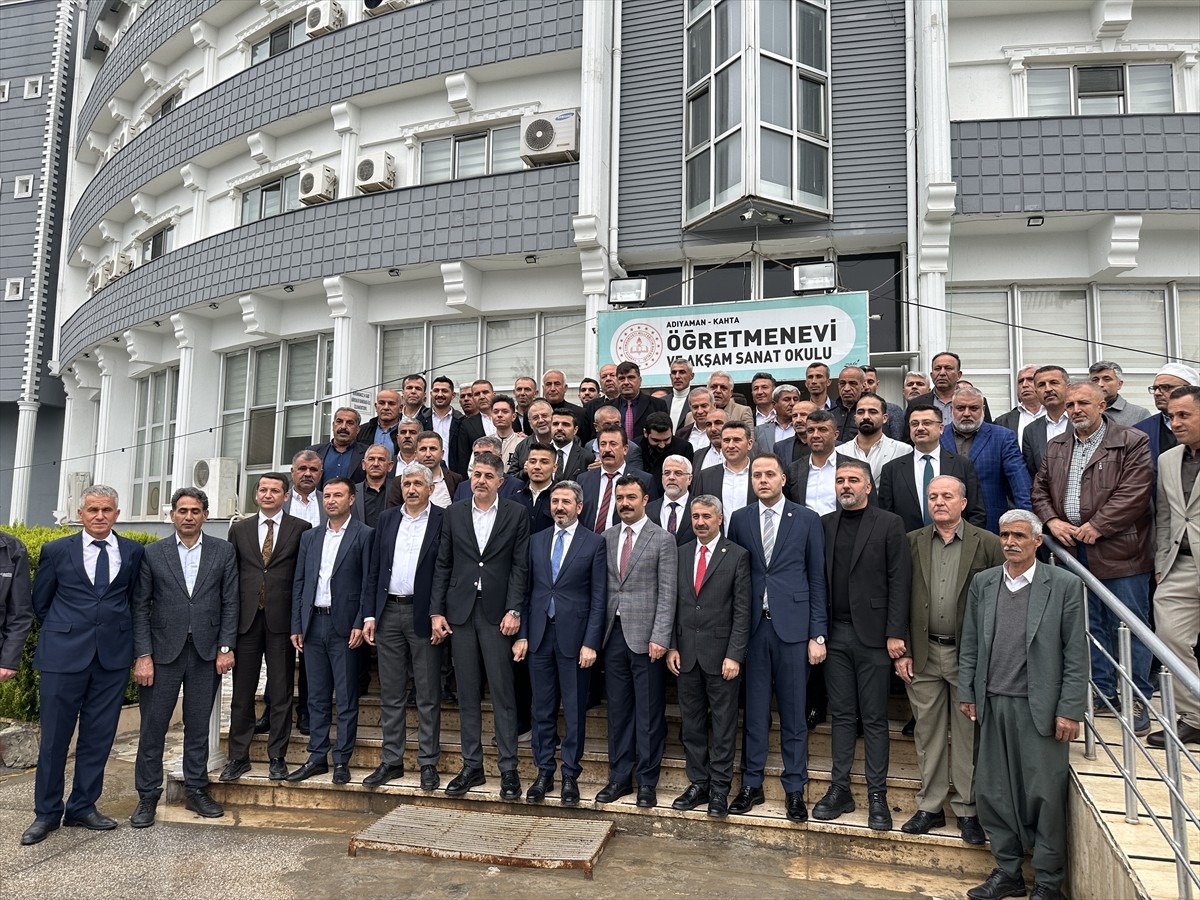 Çalışma ve Sosyal Güvenlik Bakan Yardımcısı Ahmet Aydın, Adıyaman'daki Kahta Öğretmenevi'nde...