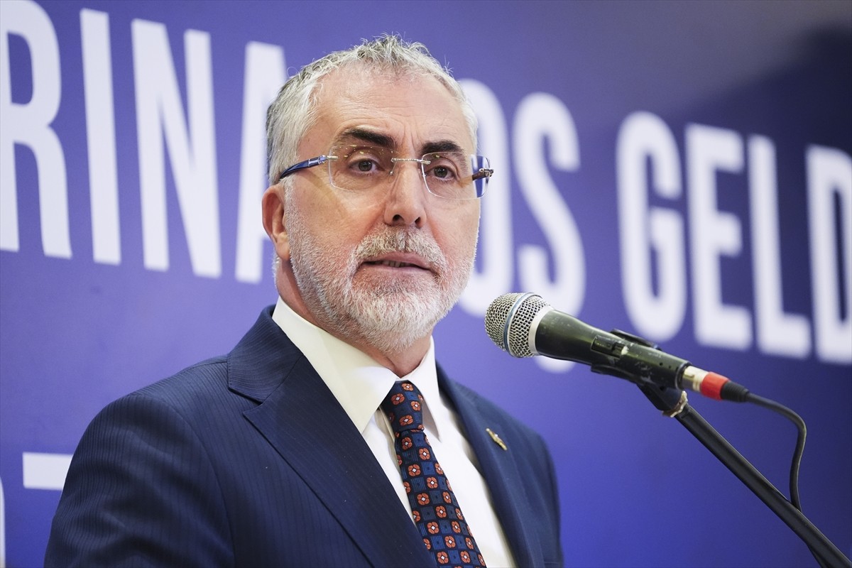 Çalışma ve Sosyal Güvenlik Bakanı Vedat Işıkhan, AK Parti Beykoz İlçe Başkanlığı tarafından...