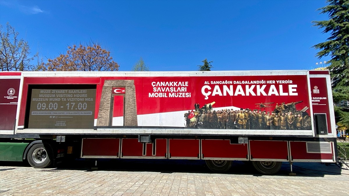 Çanakkale Savaşları'ndan kalma objelerin yer aldığı ve dijital gösterilerin sunulduğu "Çanakkale...