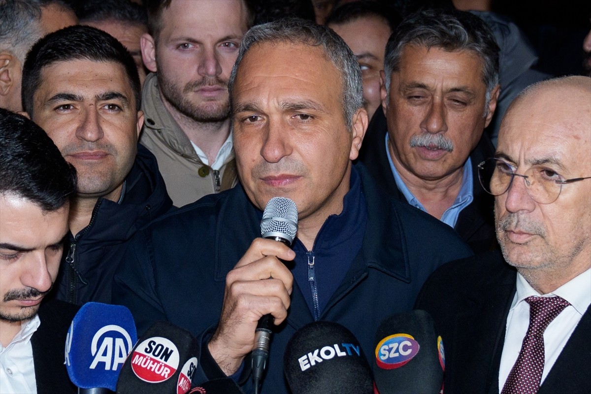 CHP Ankara İl Başkanlığı, Yükseköğretim Kurulu (YÖK) önünde, İstanbul Üniversitesinin, İstanbul...