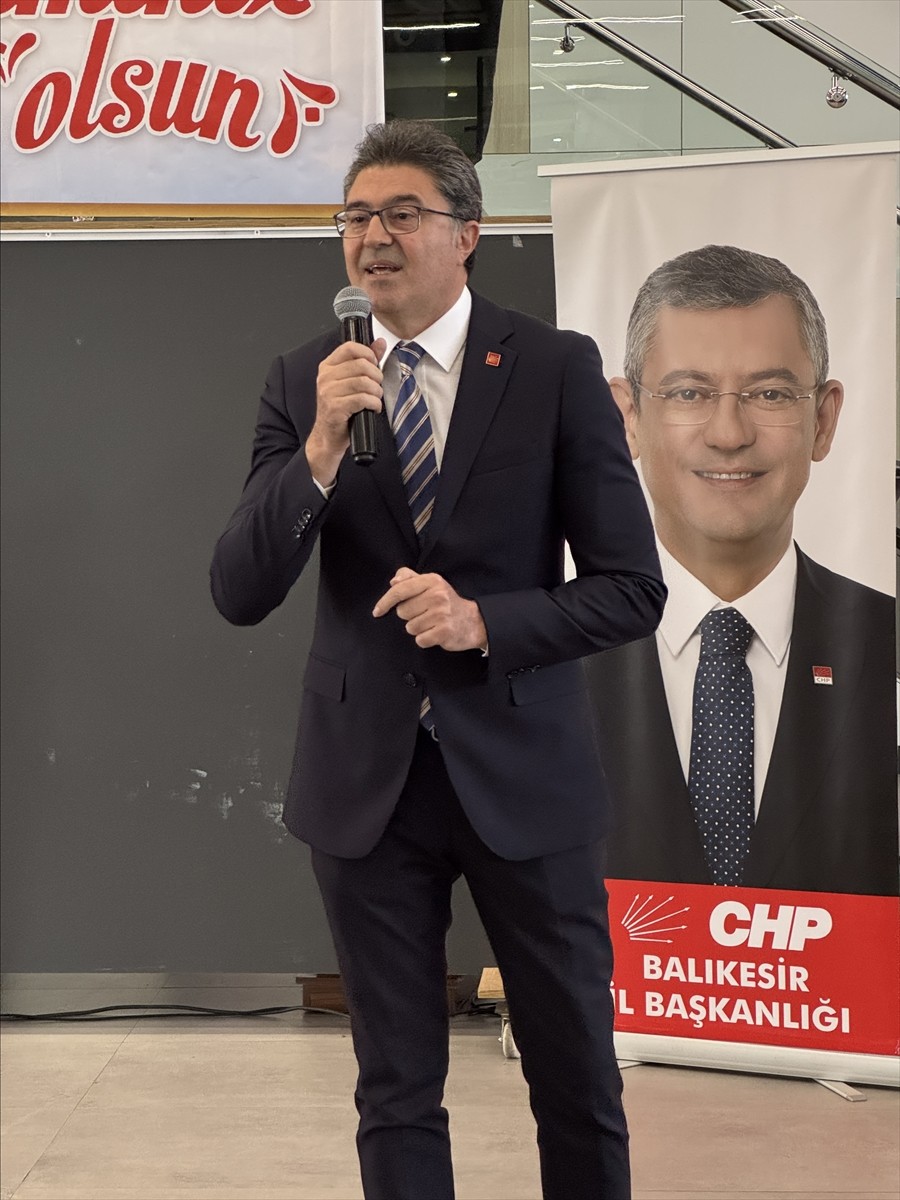 CHP Genel Başkan Yardımcısı Ensar Aytekin, Balıkesir'de partisinin bayramlaşma programına katıldı....