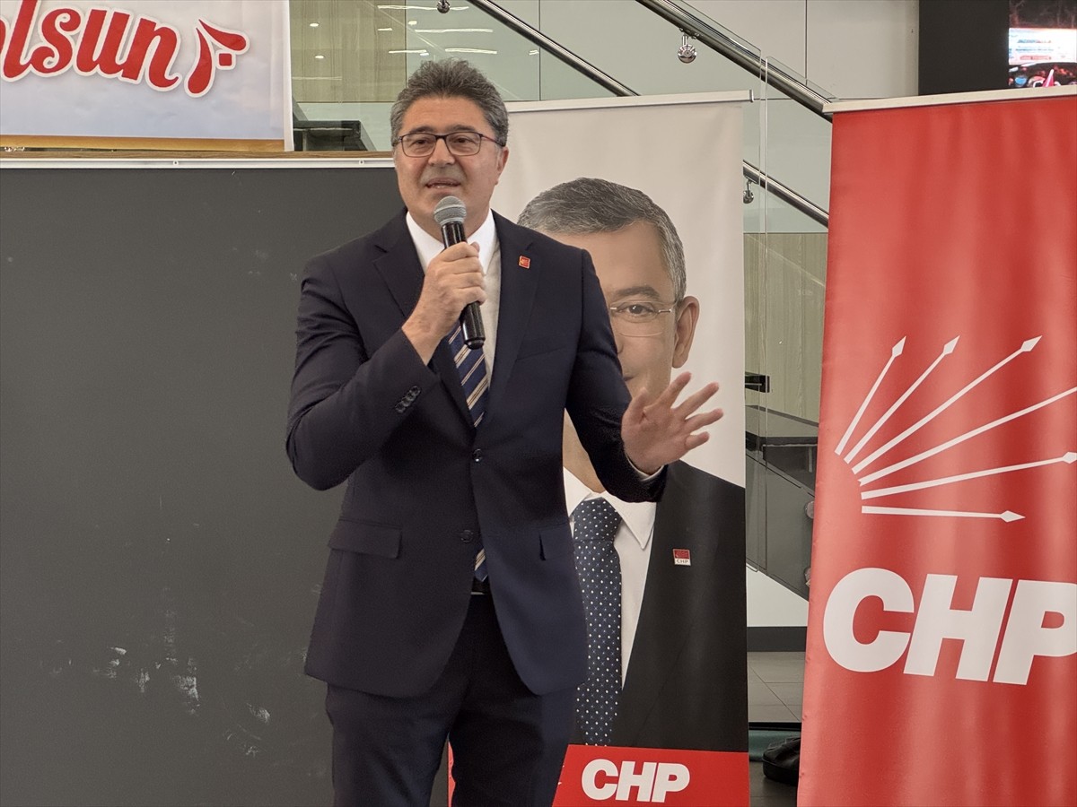 CHP Genel Başkan Yardımcısı Ensar Aytekin, Balıkesir'de partisinin bayramlaşma programına katıldı....