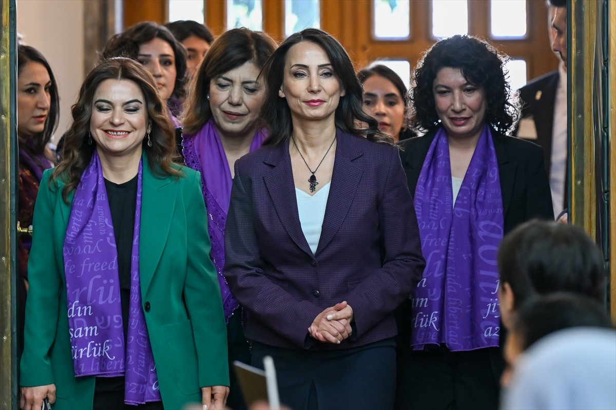 DEM Parti Eş Genel Başkanı Tulay Hatımoğulları Oruç (ortada), partisinin TBMM grup toplantısına...