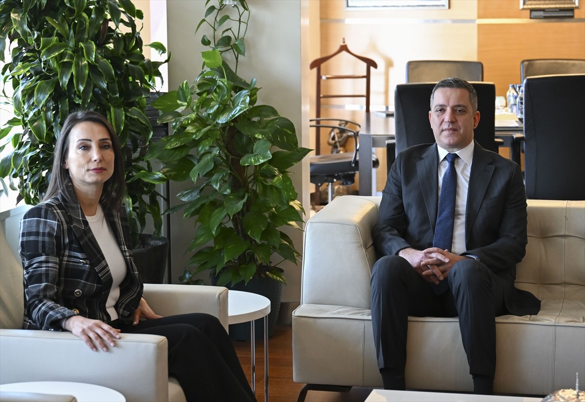 DEM Parti Eş Genel Başkanı Tülay Hatimoğulları (sağda), Türkiye Barolar Birliğine (TBB) ziyarette...