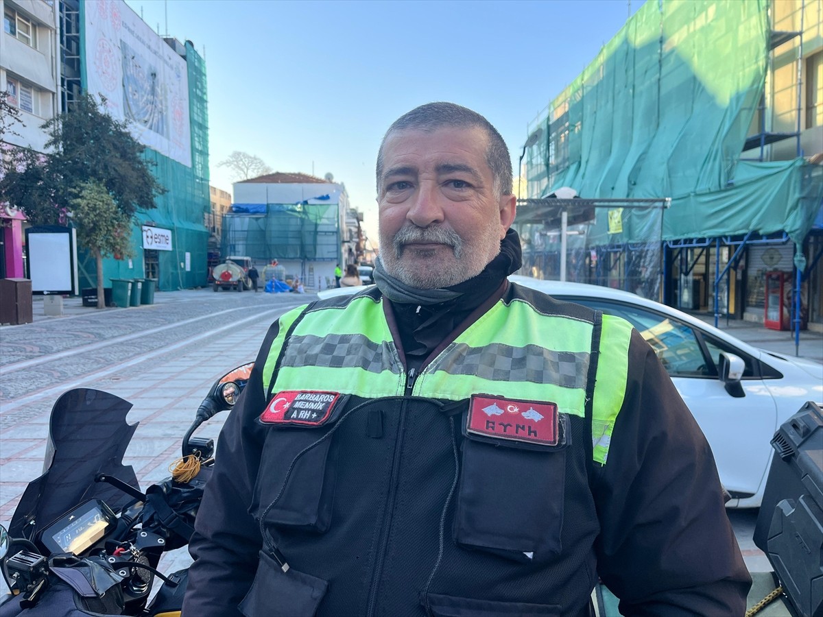 Edirne'de bir çocuğun boğazına kaçan leblebi, vatandaşların Heimlich manevrası ve yardımıyla...