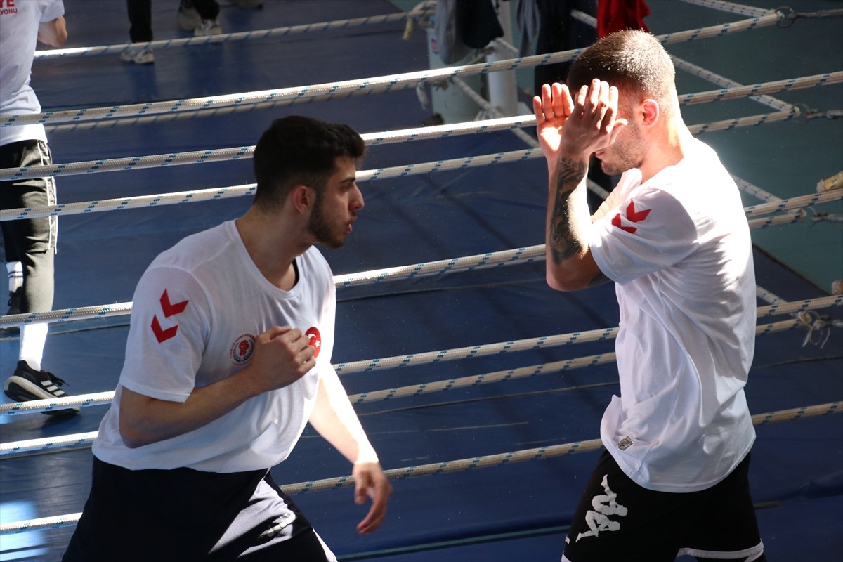 Erkek Boks Milli Takımı, nisan ayında yurt dışında düzenlenecek çeşitli turnuvalar için...