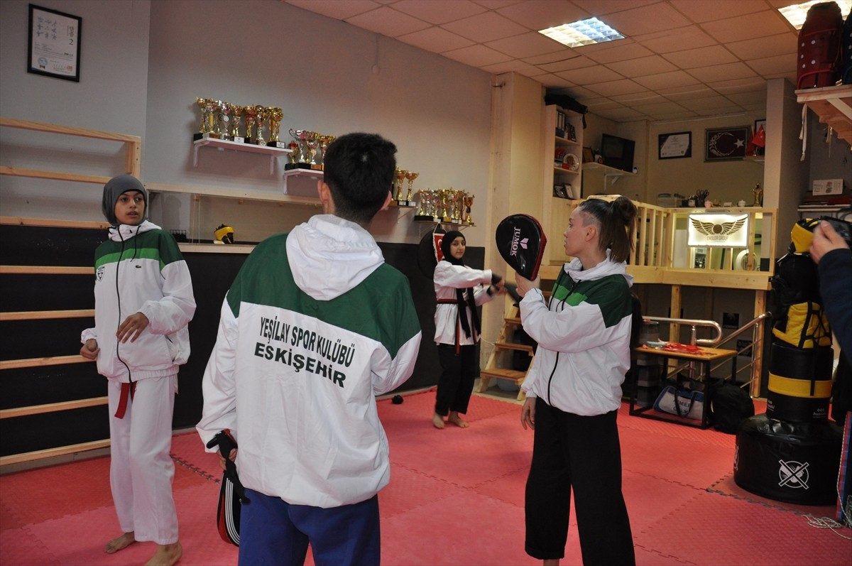 Eskişehir'de 2023 yılında kurulan Yeşilay Spor Kulübü bünyesinde tekvando ve kick boks...