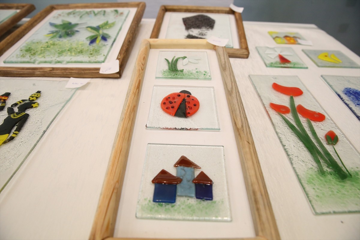 Eskişehir'de, Aile ve Sosyal Hizmetler İl Müdürlüğü'nün hizmetlerinden yararlanan kadınlar...